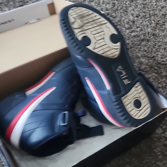 Fila Men's Navy and White Sneakers - Picture 3 of 4